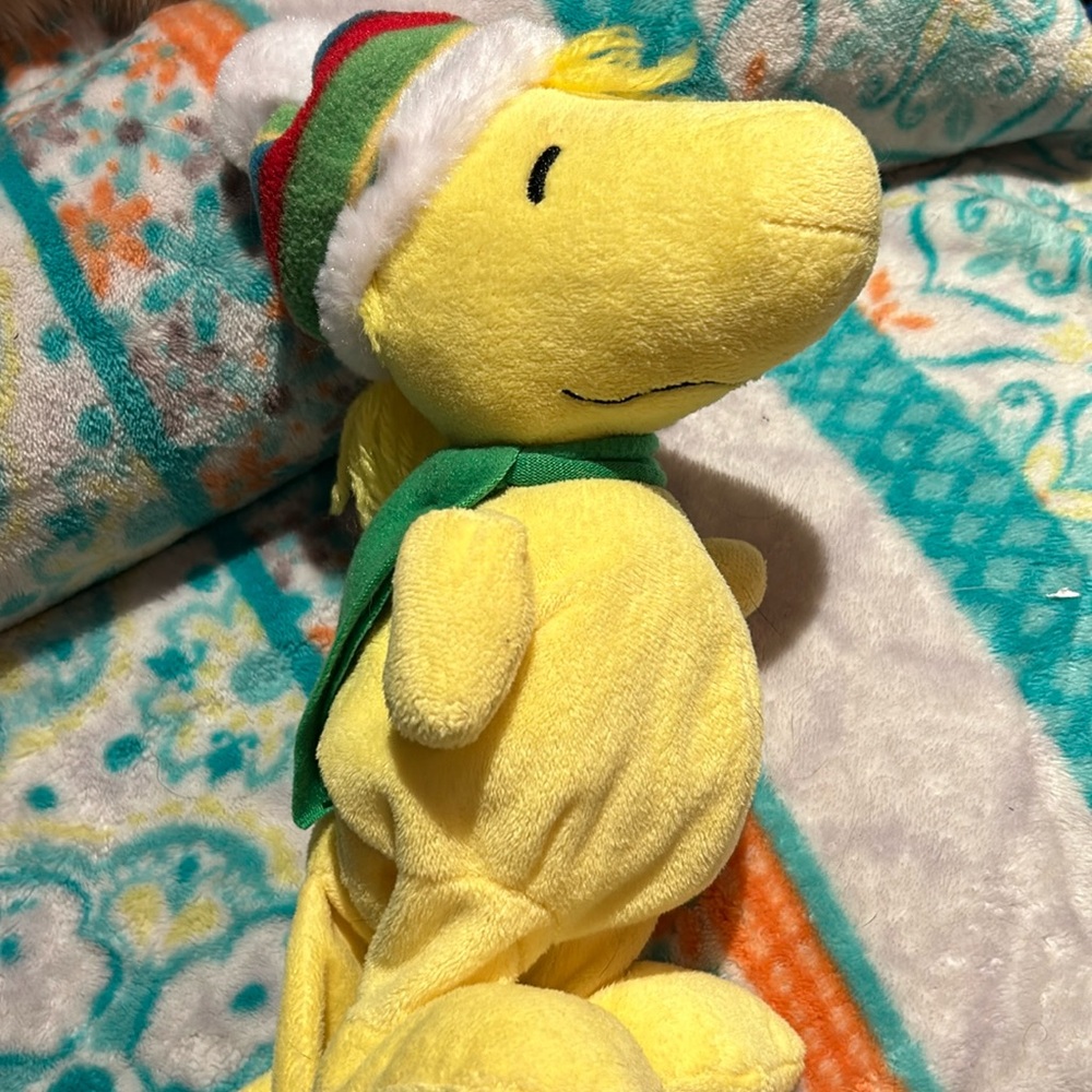 Peanuts Woodstock With Santa hat, Dances to music. Battery operated
